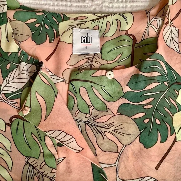 CABI 53511  Melon & Green Tropical Sleeveless Blouse V-Neck Or Snap Up To Round - Picture 13 of 15
